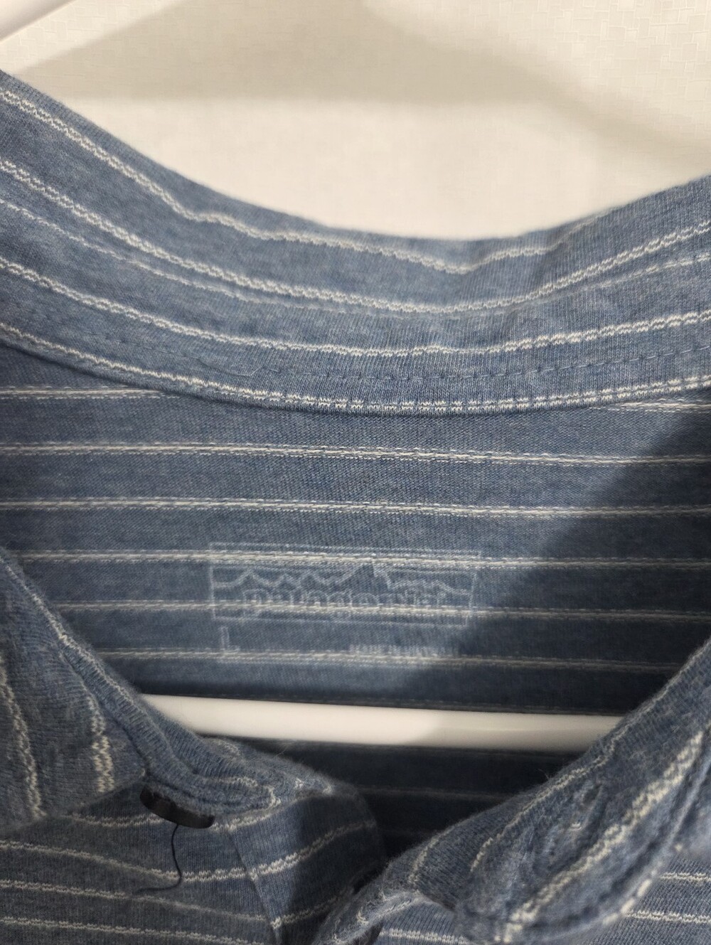 (5/$25) Patagonia Blue & White Striped Men's Polo with Chest Pocket Size Large - Picture 3 of 4